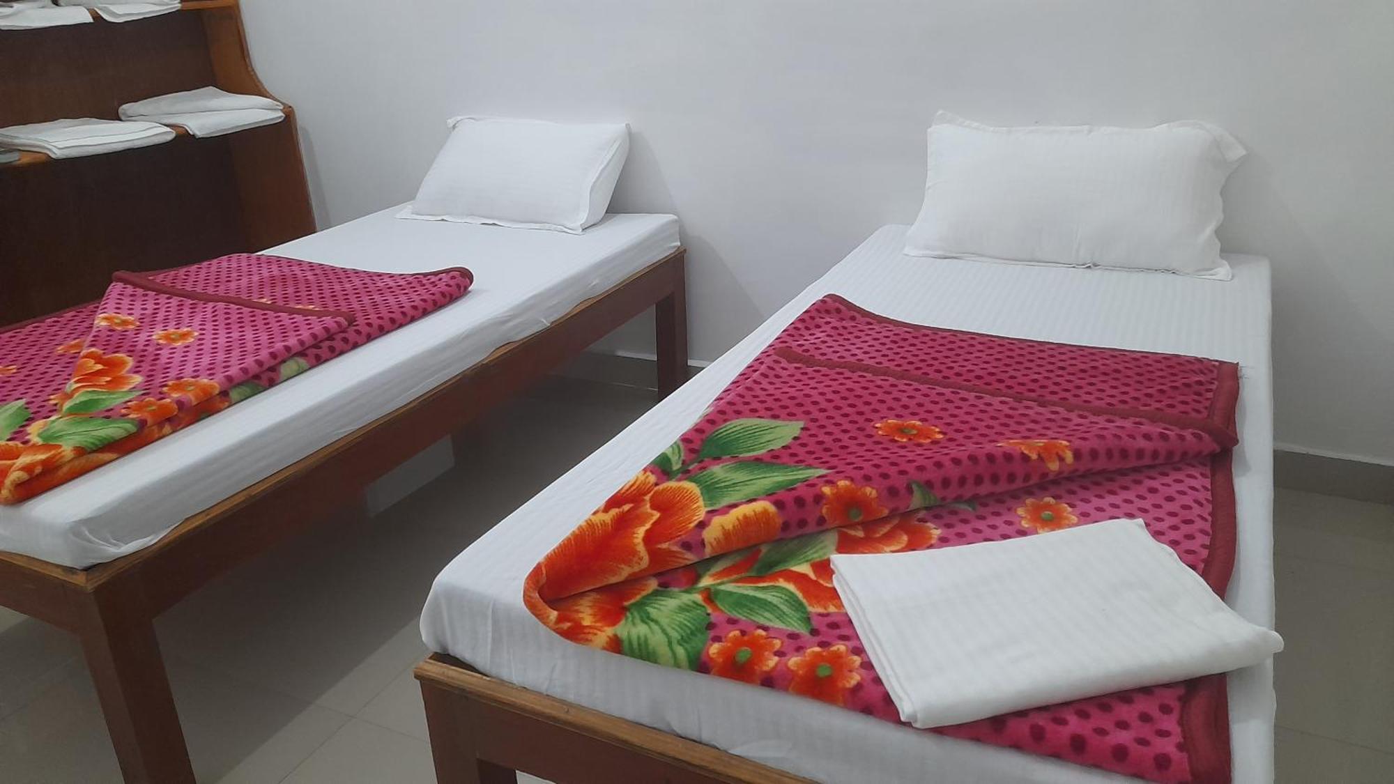 Mohan Ganga View Homestay Uttarkashi ภายนอก รูปภาพ